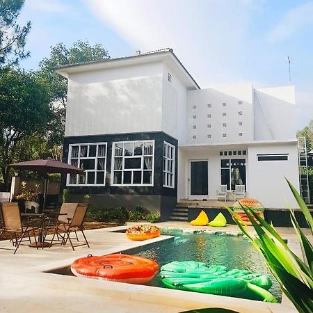 Villa Herrera Puncak Exteriér fotografie